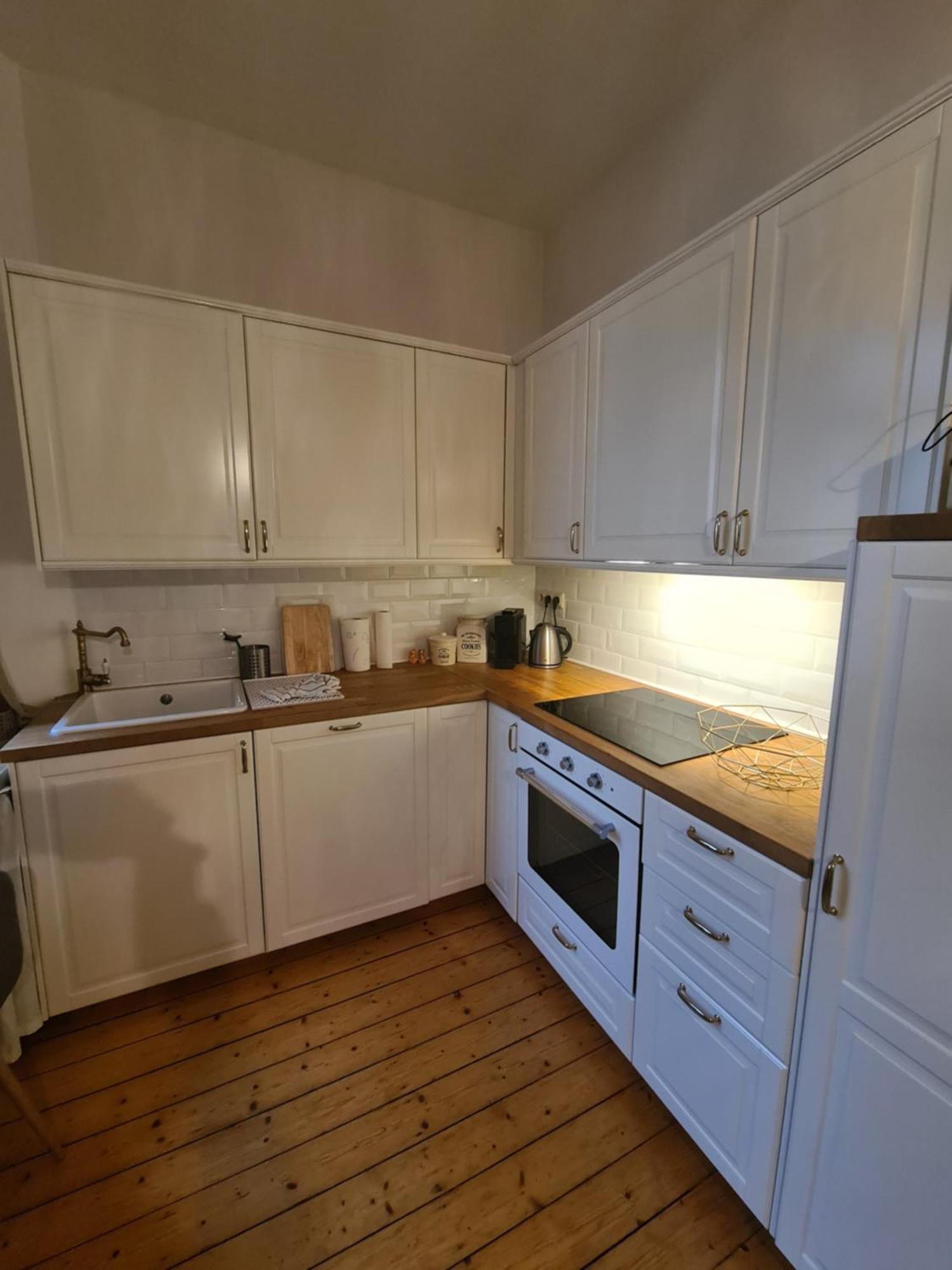 Home Away From Home Stylish Central Netflix Kitchen Wiesbaden Esterno foto