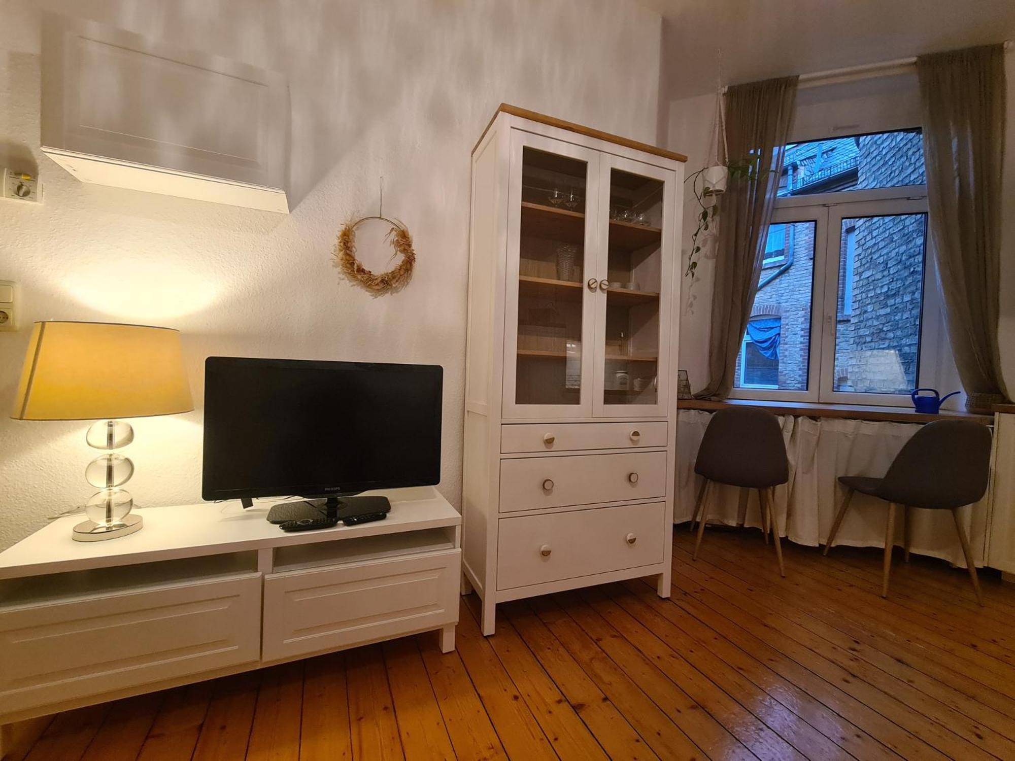 Home Away From Home Stylish Central Netflix Kitchen Wiesbaden Esterno foto
